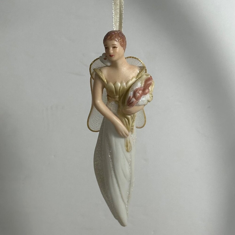 Vintage Hallmark Keepsake Ornament Snow Blossom 2001 Angel Figurine With Box